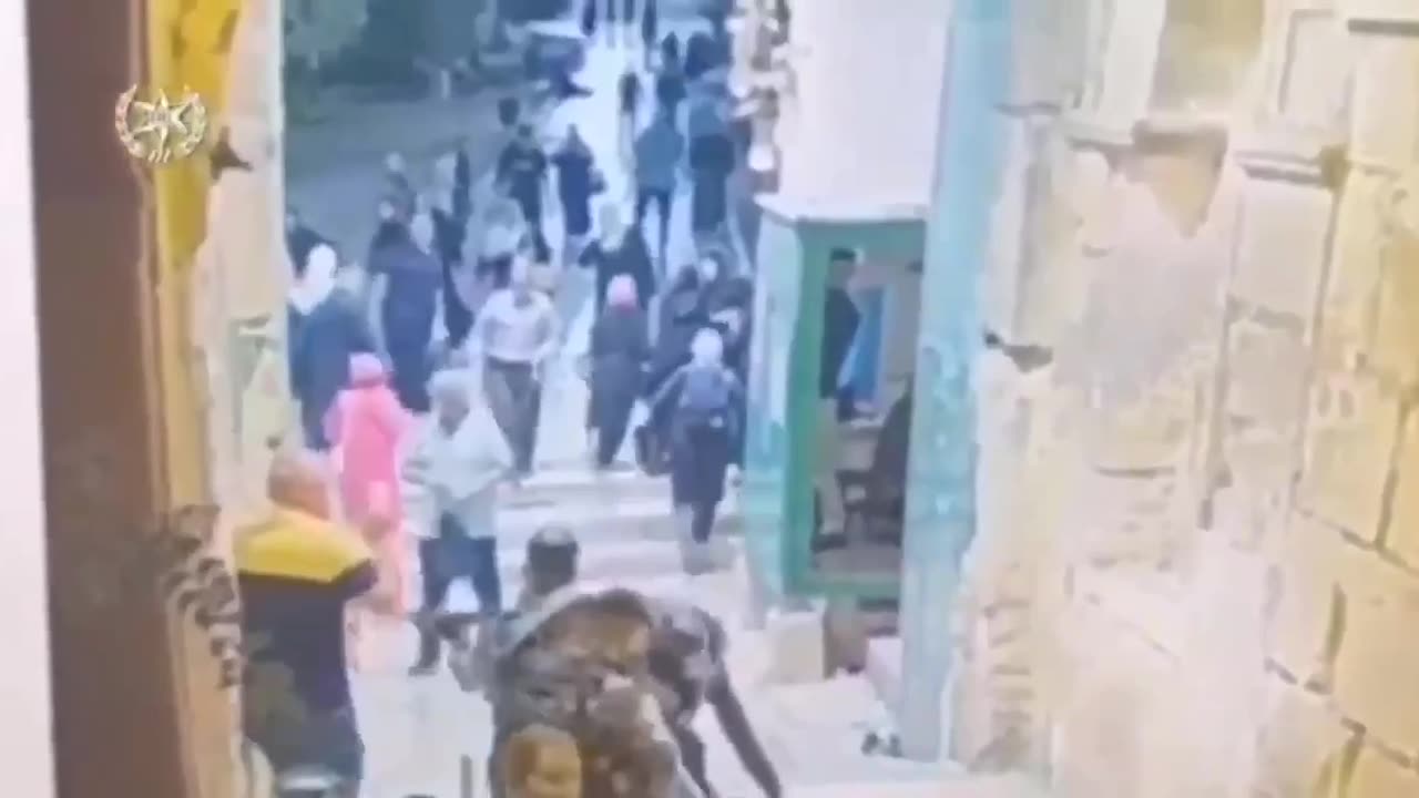 The Israeli army assaults a Palestinian citizen