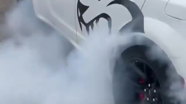 Dodge charger hellcat burnout