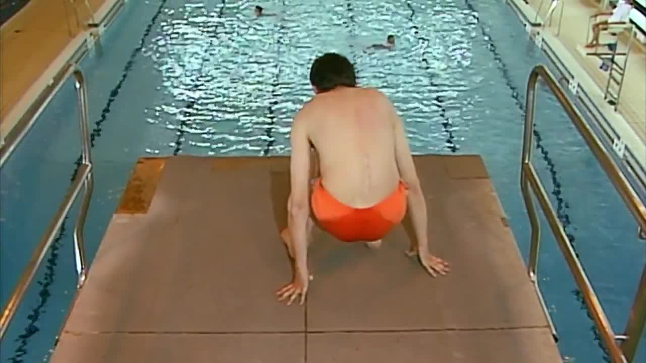 FUNNY MR.BEAN/MR. BEAN GOES SWIMMING/TIME WITH MR.BEAN