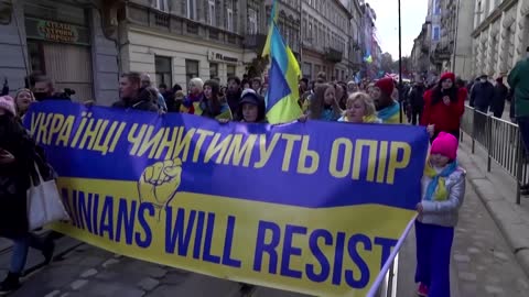 'No to the enemy!' Ukrainians march against Russian threat- NEWS OF WORLD