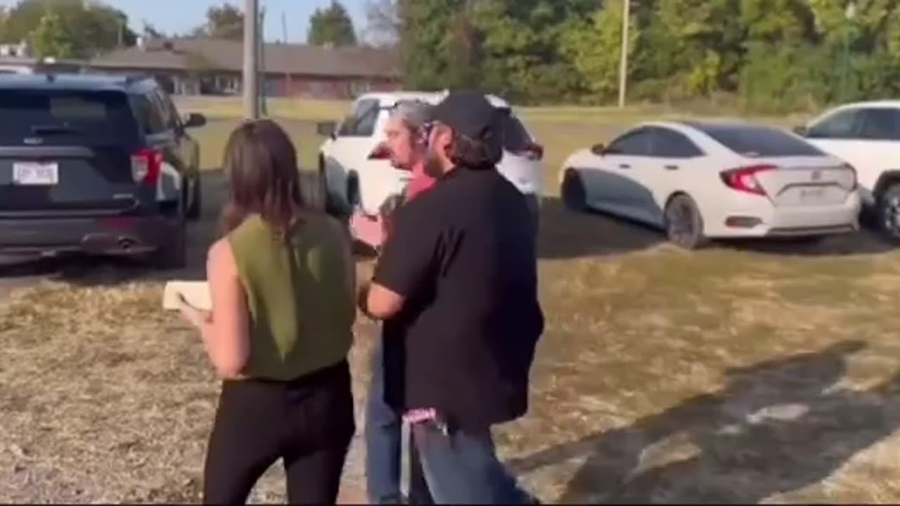 A Springfield resident confronts MSNBC reporter over false reporting.