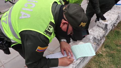 Ciclistas fueron sorprendidos violando el toque de queda