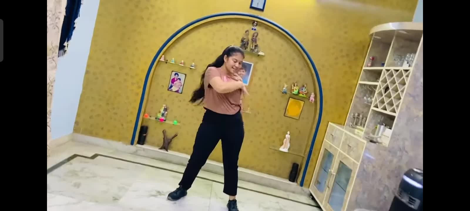 Ek Pardesi Mera Dil Le Gaya Deshi girl actor