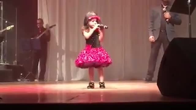 This Father And Daughter Win Hearts And Applause,Lovely Video