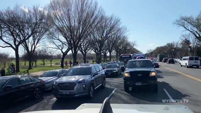 Trucks from The People's Convoy Roll into DC past National Mall 3-19-22