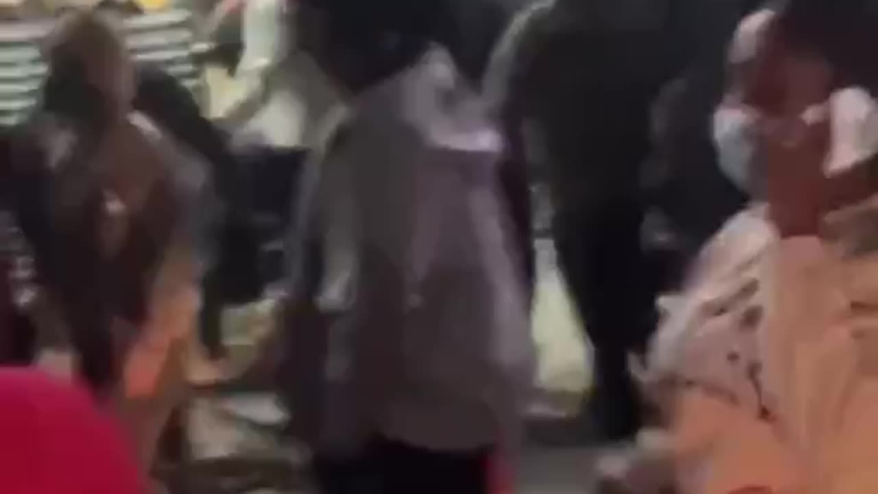 Looting in Philadelphia Pt 2 "Everybody Must Eat" These People Are STUPID