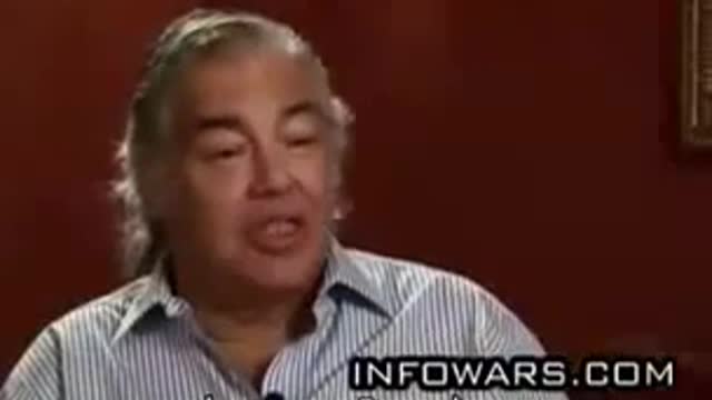 Ο Ροκφέλερ αποκάλυψε την απάτη της 9/11 στον Ααρών Ρούσο.