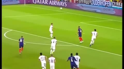 Mbappe super passes