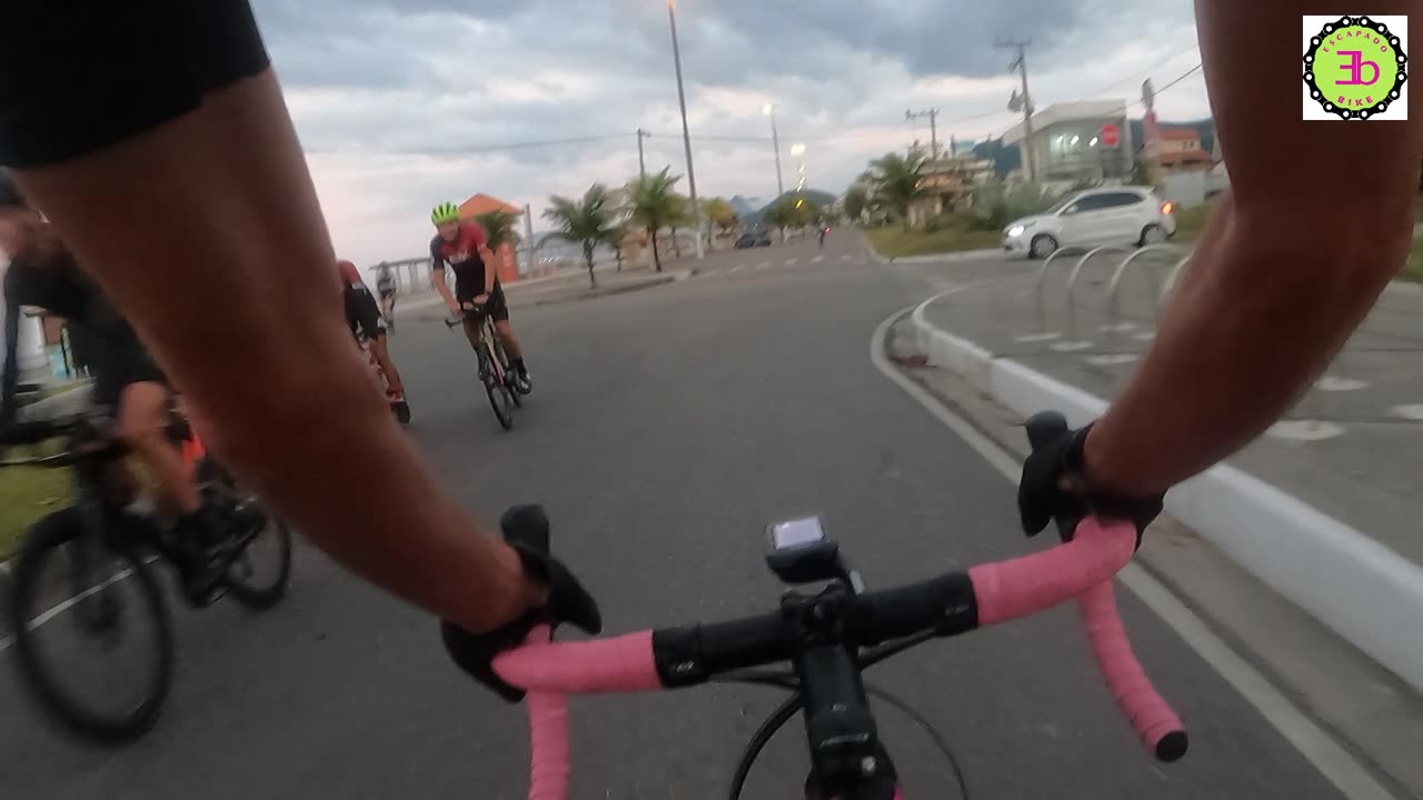 treino de ritmo com tiros no fim