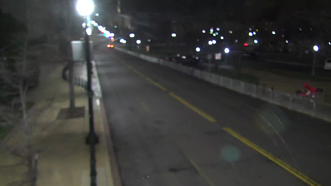 0936RHOB00IndepAveSWEastofTaxi_2021-01-06_03h00min01s053ms.mp4