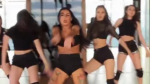 Hot girls dance hot dance