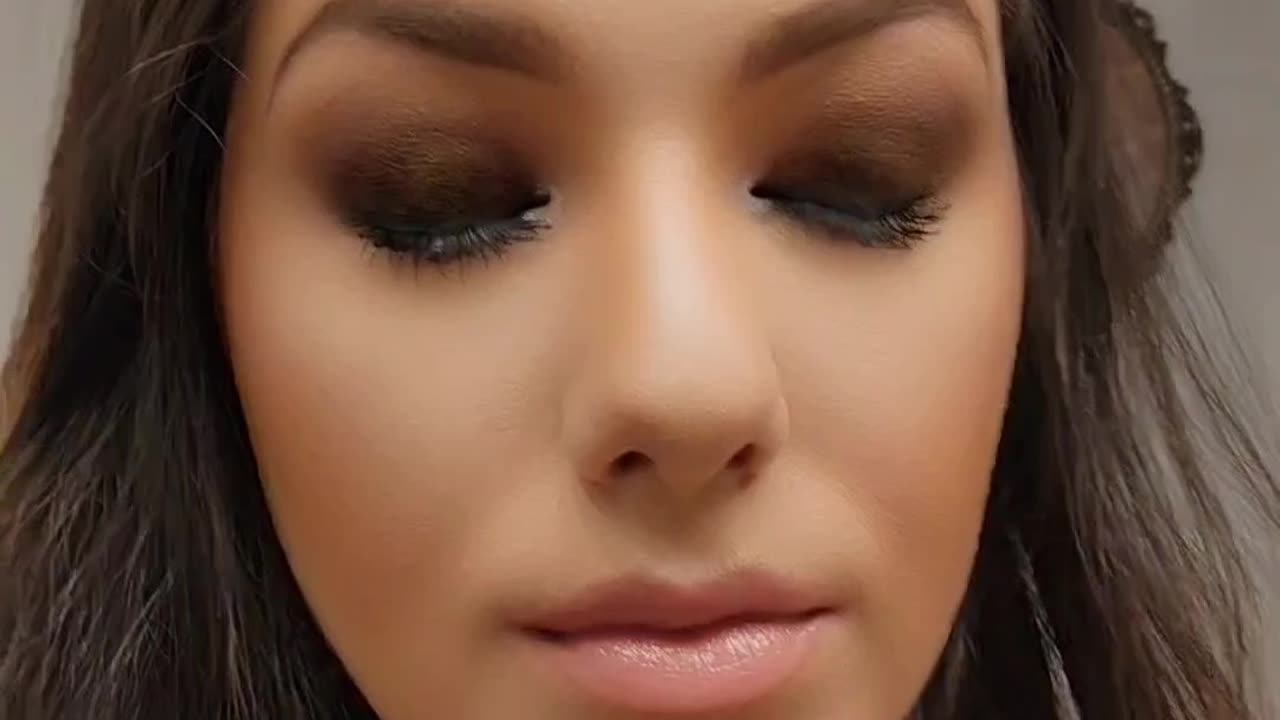 Amazing Fall Insipred Makeup Look