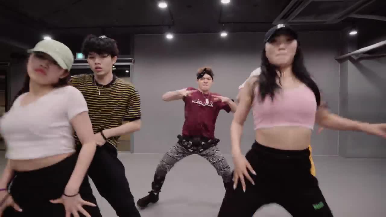 DANCE CHOREOGRAPHY