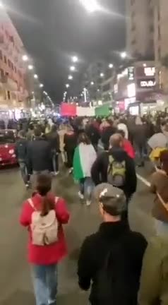 Italy: Protests erupt against vaccine mandates on October 9, 2021