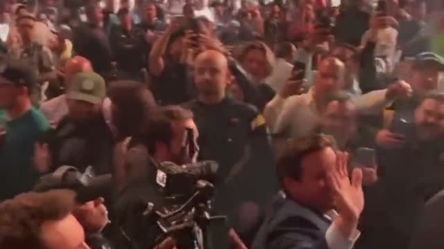 DeSantis Shows up to UFC Fight and the Croud Was Ecstatic