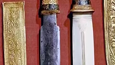 The Extraterrestrial Dagger of Pharaoh Tutankhamun