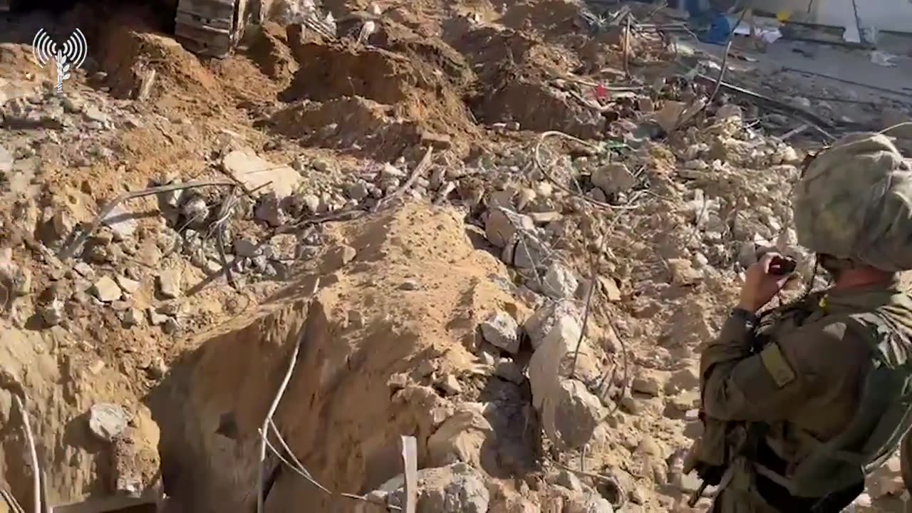 O exército de Israel divulga um vídeo mostrando o que afirma ser a entrada de um túnel do Hamas.