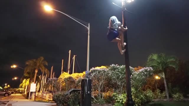 Tricks on a Lamppost