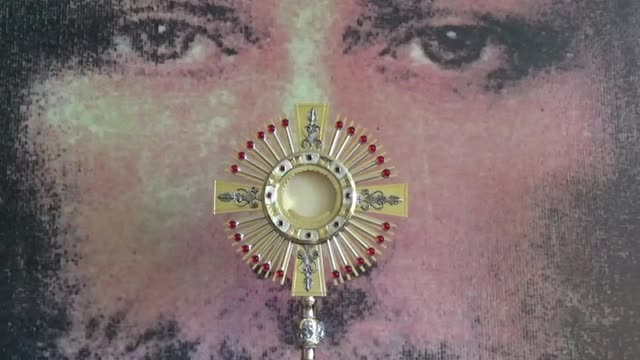 MARAVILLOSA ADORACIÓN EUCARÍSTICA: "NO TEMÁIS"