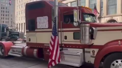 TRUCKERS CONVOY END THE EMERGENCY POWERS ACT'