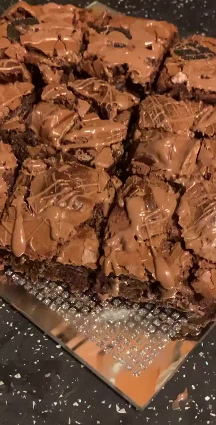 My Home made thick fudgy kinder bueno and oreo Brownies😍