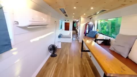 Autobus convertido en casa pequeña rodante