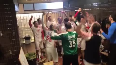 Slavlje u svlačionici hrvatskih rukometaša nakon osvajanja MI-a