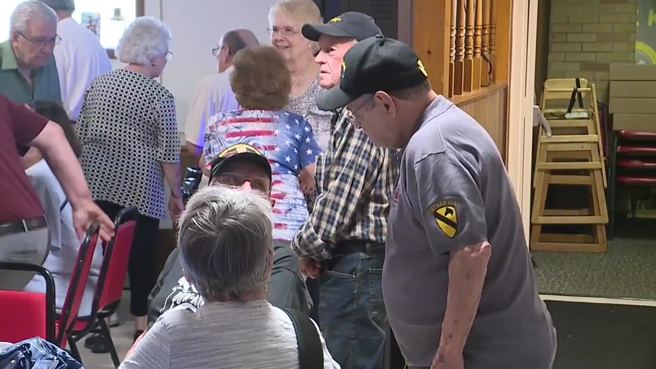 Marine Veteran Dies Alone In A Nursing Home. But Then Hundreds Came To His Funeral