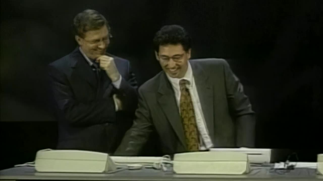 Microsoft Windows 98 Presentation Fail