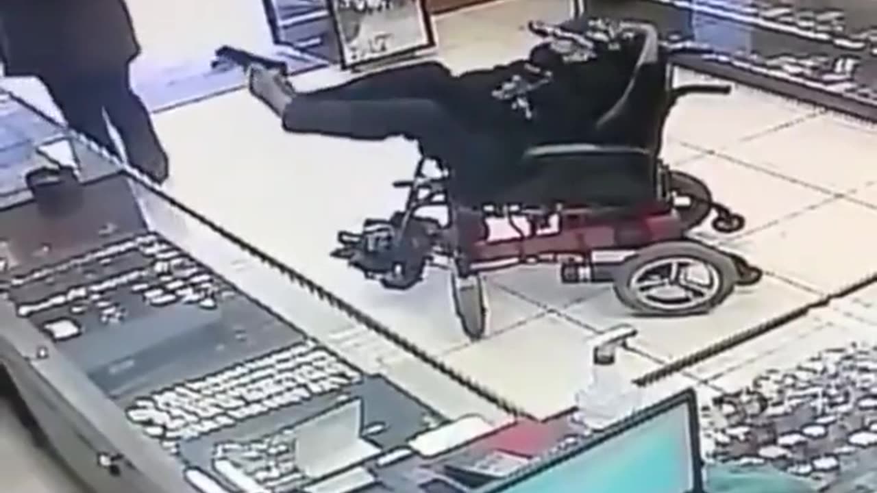 Man with no arms commits armed robbery