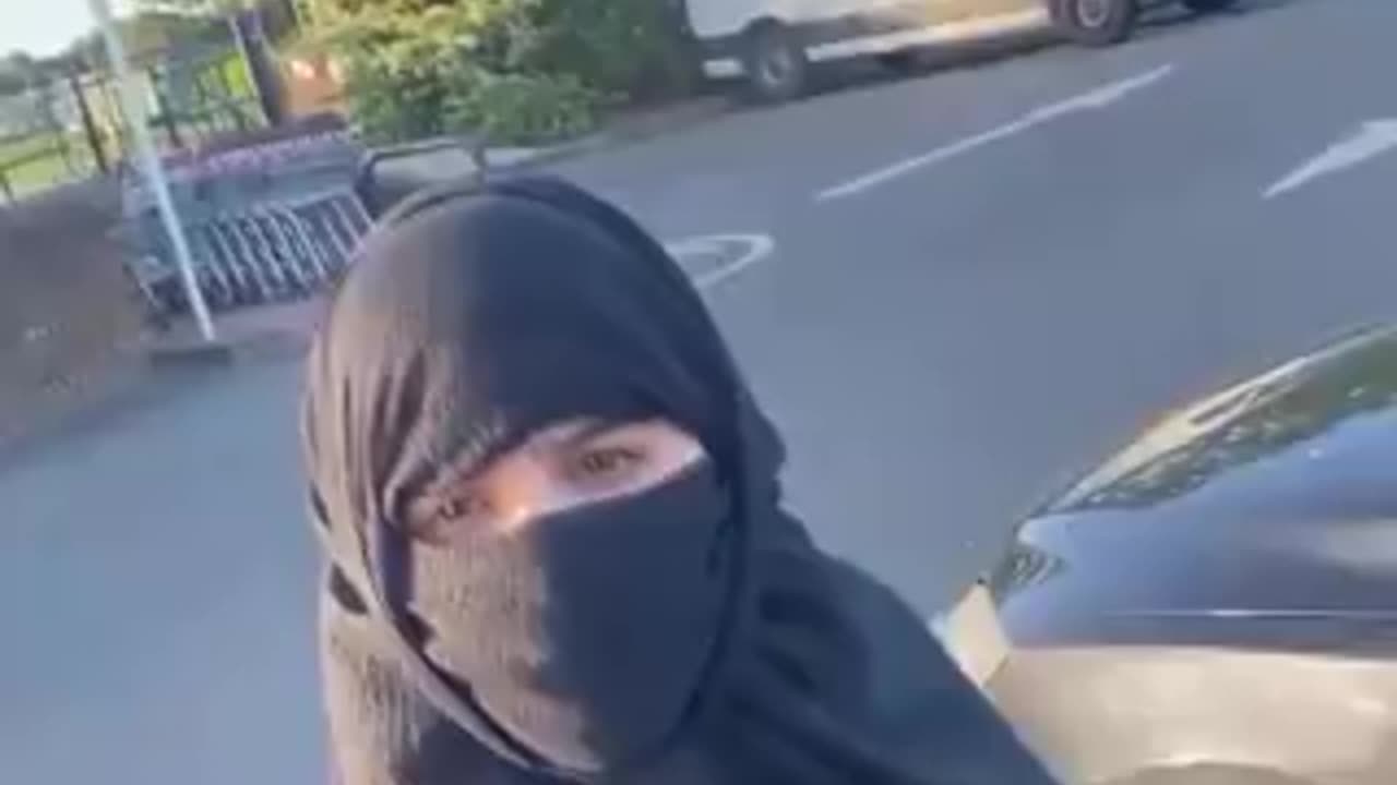 ENTITLED MUSLIN Woman Takes Up 2 Parking Spaces, then calls Man RACIST for questioning her