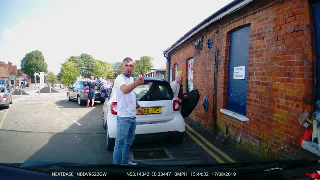 Taxis in Britain Take Parking In the Correct Zone Seriously