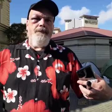 New Zealand senior sergeant punches and gouges eyes of anti Coronavirus tyranny protester