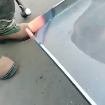 This is how skilled worker weld