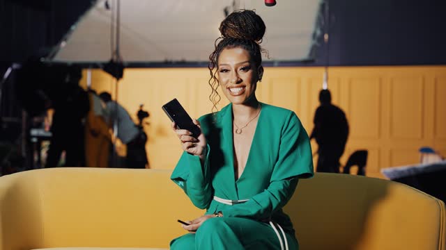 Sarah Langa multitasks like a Pro the Galaxy Z Fold3 5G