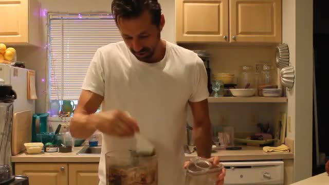 VEGAN CHOCOLATE PUDDING ~ RAW AND SUPER DELICIOUS - June 22nd 2014