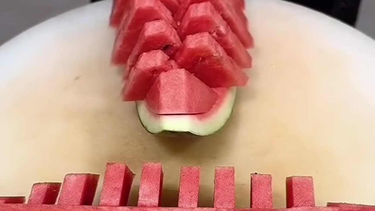 Праздничная нарезка арбуза 🍉🍉