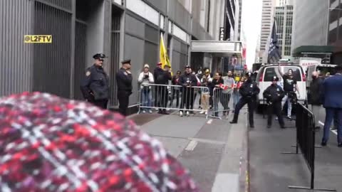 Hillary Clinton Mobbed in NYC by "Lock Her Up!" Chant