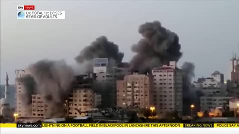 Israel airplane fighting in bomb