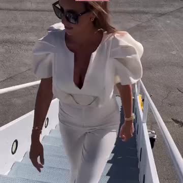 Alina Habba Entering Trump Plane 🇺🇸