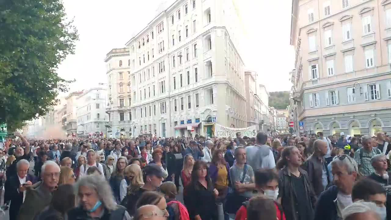 Trieste la capitale italiana della manifestazione anti nazi pass