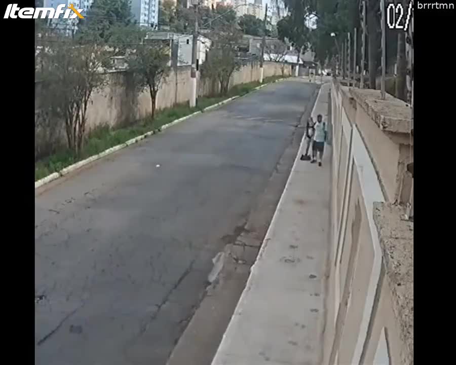 Robbers get rammed by SUV