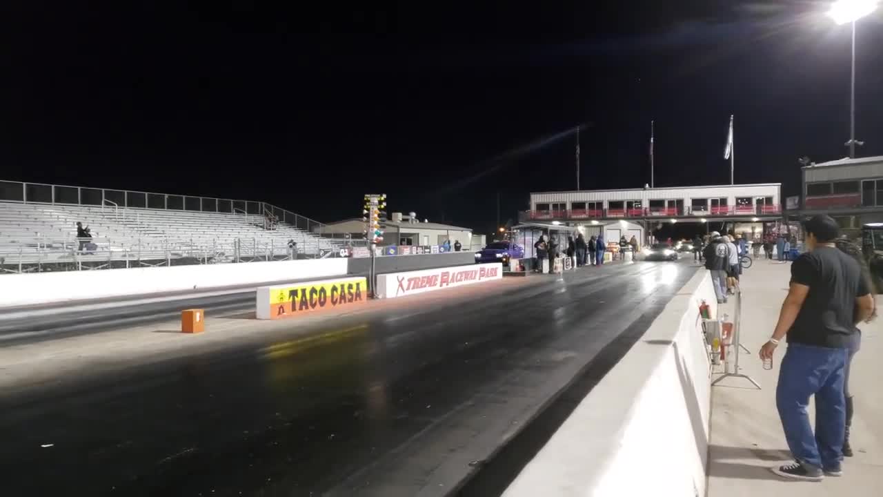 Dodge Hellcat Redeye vs Chevrolet Corvette C7 Sleeper drag race!