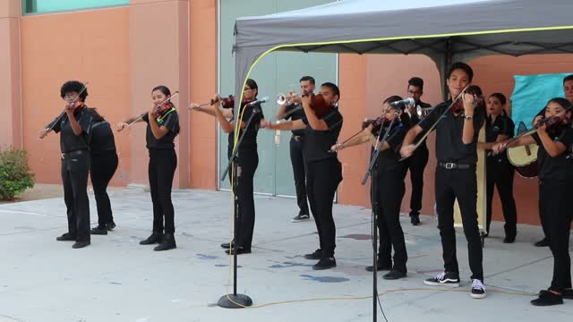 Mariachis at LVA playing "La Negra" on September 6, 2017.