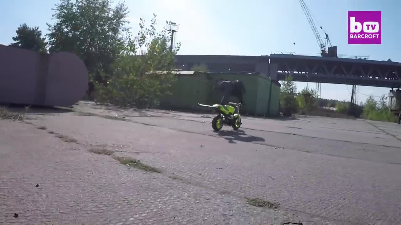 Insane Motorcycle Skills by a 4-year-old Boy.