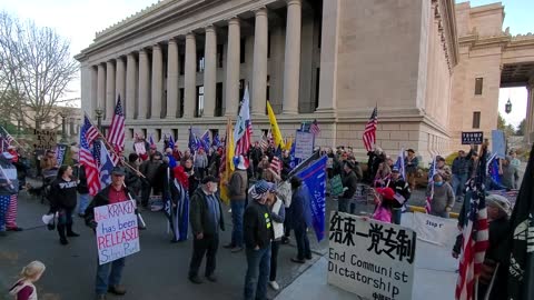 Protesters chanting at Governor Inslees house