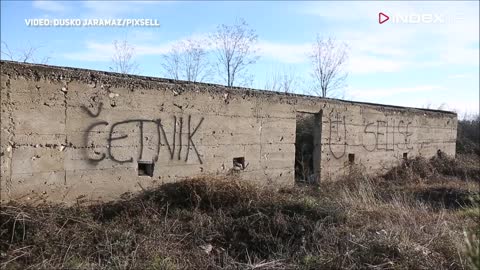 Ustaški grafiti na ruševini u mjestu Čista Mala
