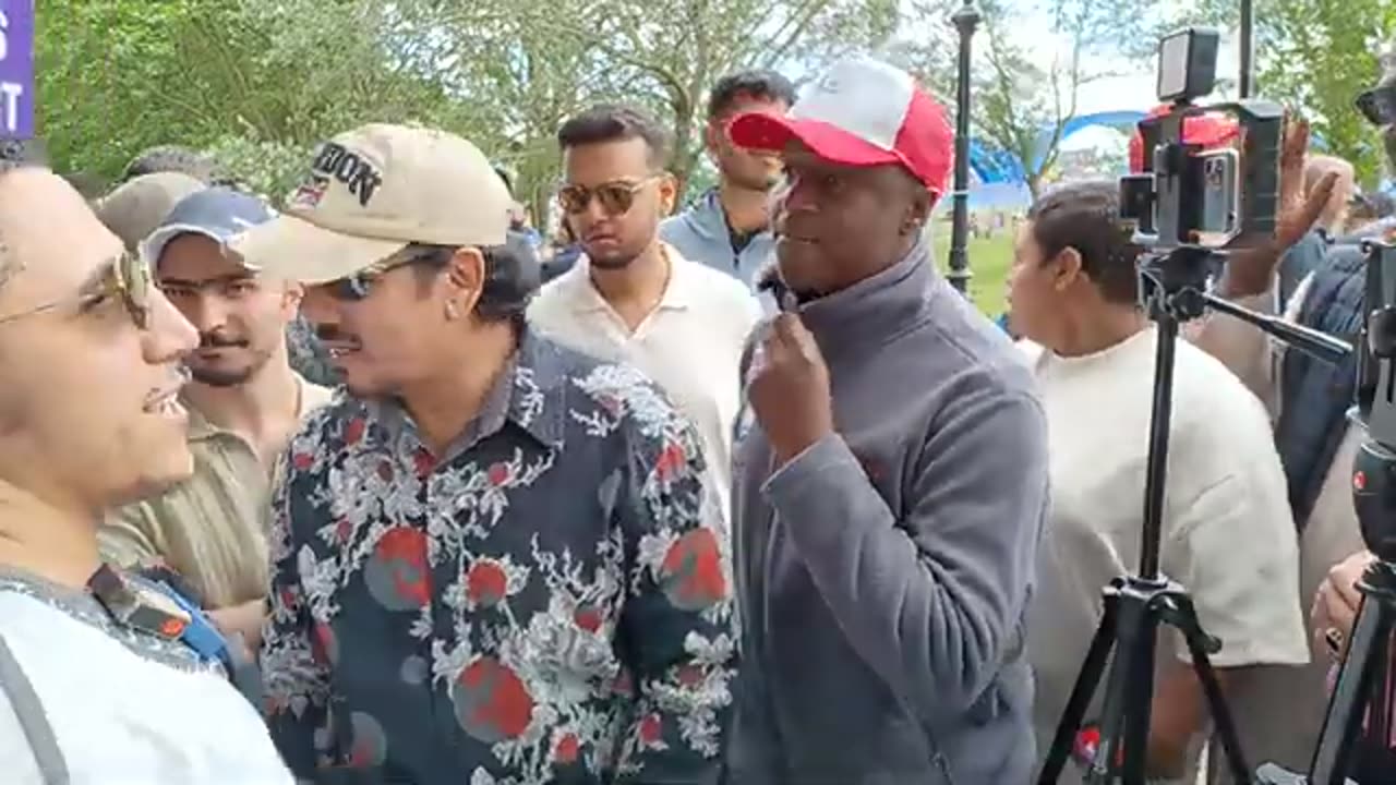 3 Christians Massively EMBARRASSED Of the Bible Shamsi Speaker's corner