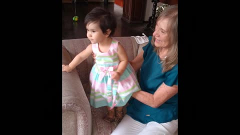 Celebrando el cumpleaños de abuelita Maruja, feb 2022 con la nietecita en fam.