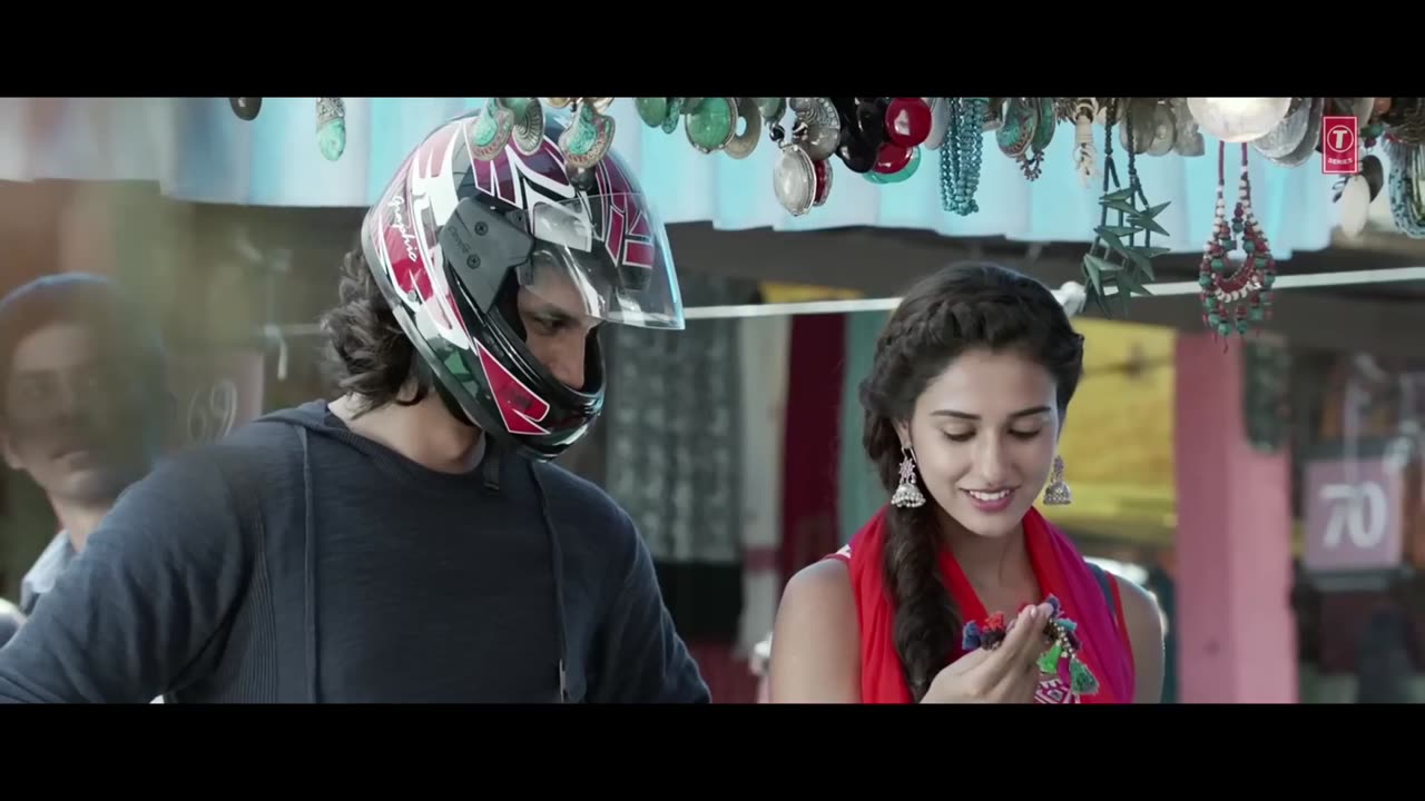 KAUN TUJHE, MS dhoni , Amaal Mallik Palak, Sushant Singh Disha.